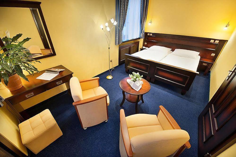 Fara Rancirov Hotel Jihlava Kültér fotó